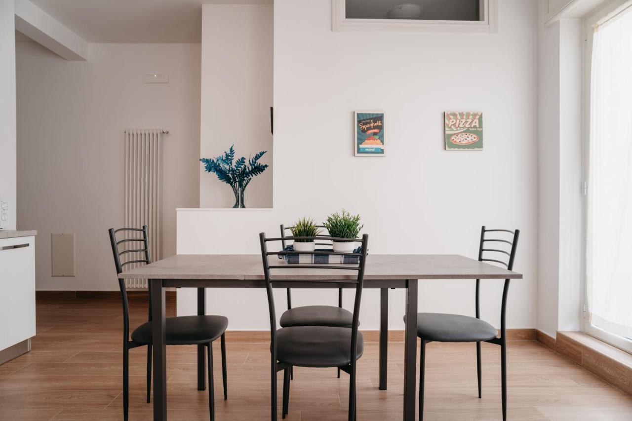 Appartement Brombeis Aurea By Casanapoletana - Town Center à Naples Extérieur photo