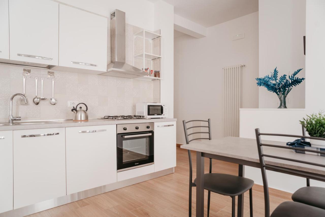 Appartement Brombeis Aurea By Casanapoletana - Town Center à Naples Extérieur photo